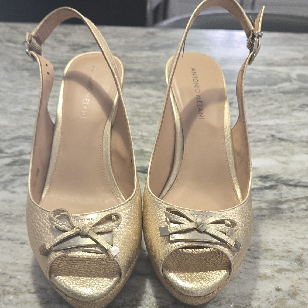 ANTONIO MELANI Gold Textured Slingback Heels